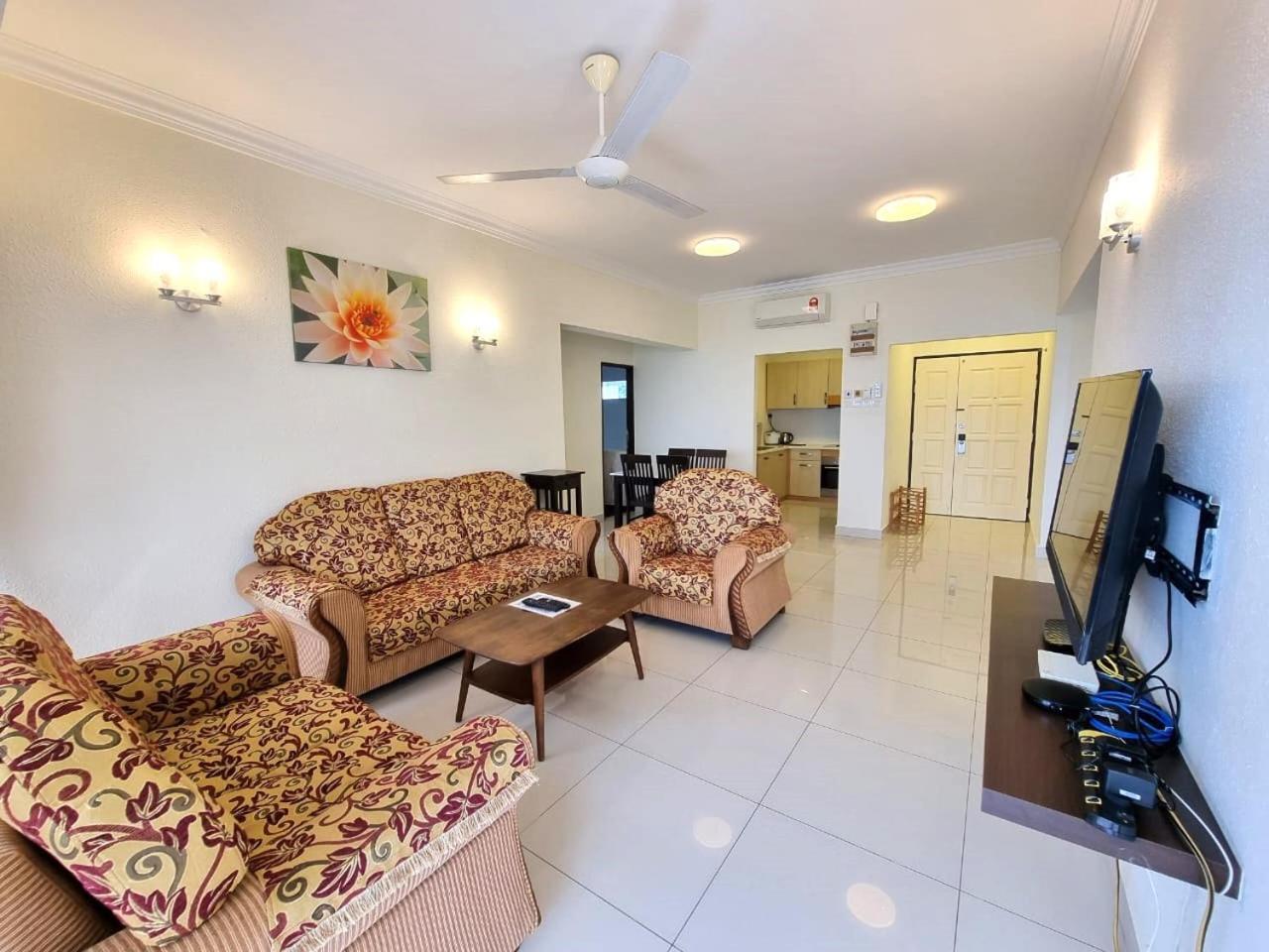 Green Ocean Seaview Apartment Batu Feringgi Exteriör bild