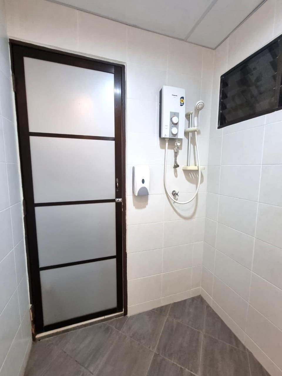 Green Ocean Seaview Apartment Batu Feringgi Exteriör bild