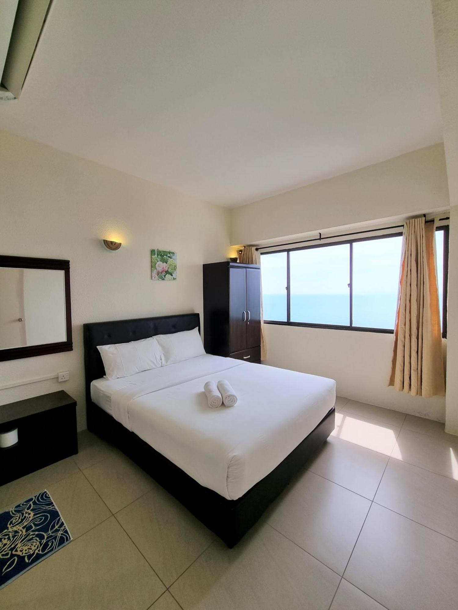 Green Ocean Seaview Apartment Batu Feringgi Exteriör bild