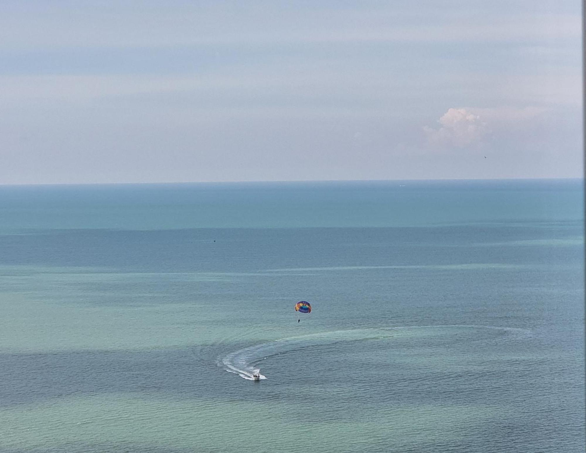 Green Ocean Seaview Apartment Batu Feringgi Exteriör bild