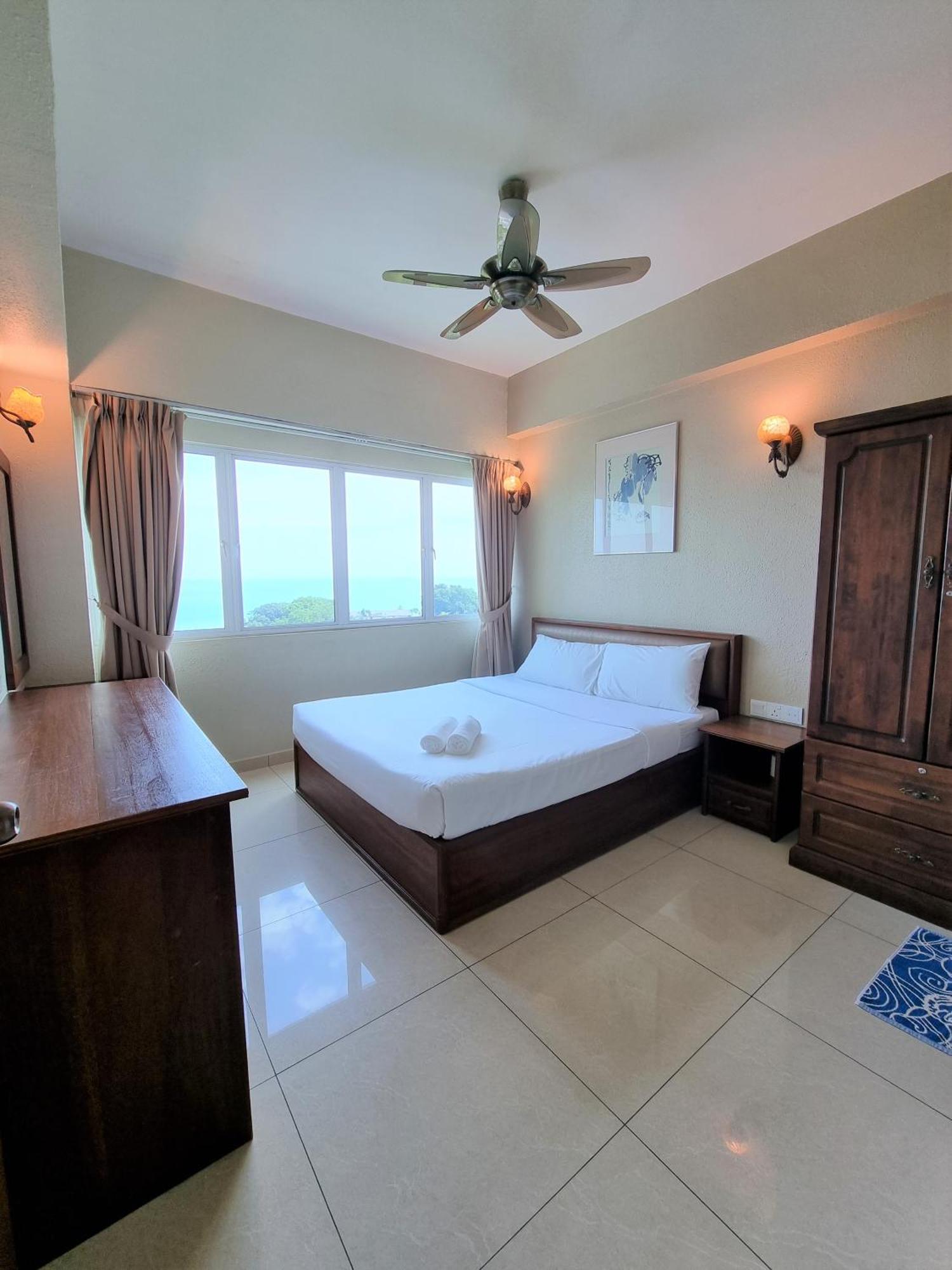 Green Ocean Seaview Apartment Batu Feringgi Exteriör bild