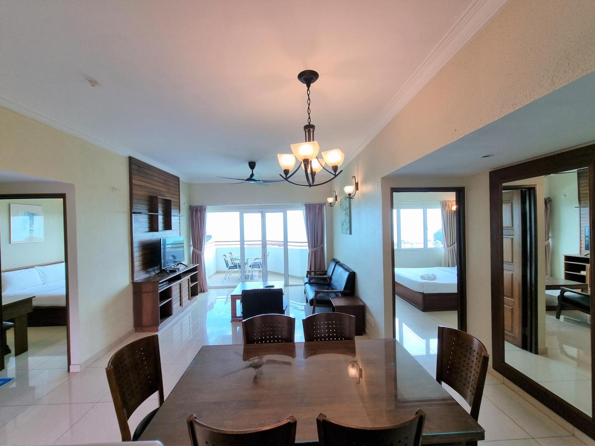 Green Ocean Seaview Apartment Batu Feringgi Exteriör bild