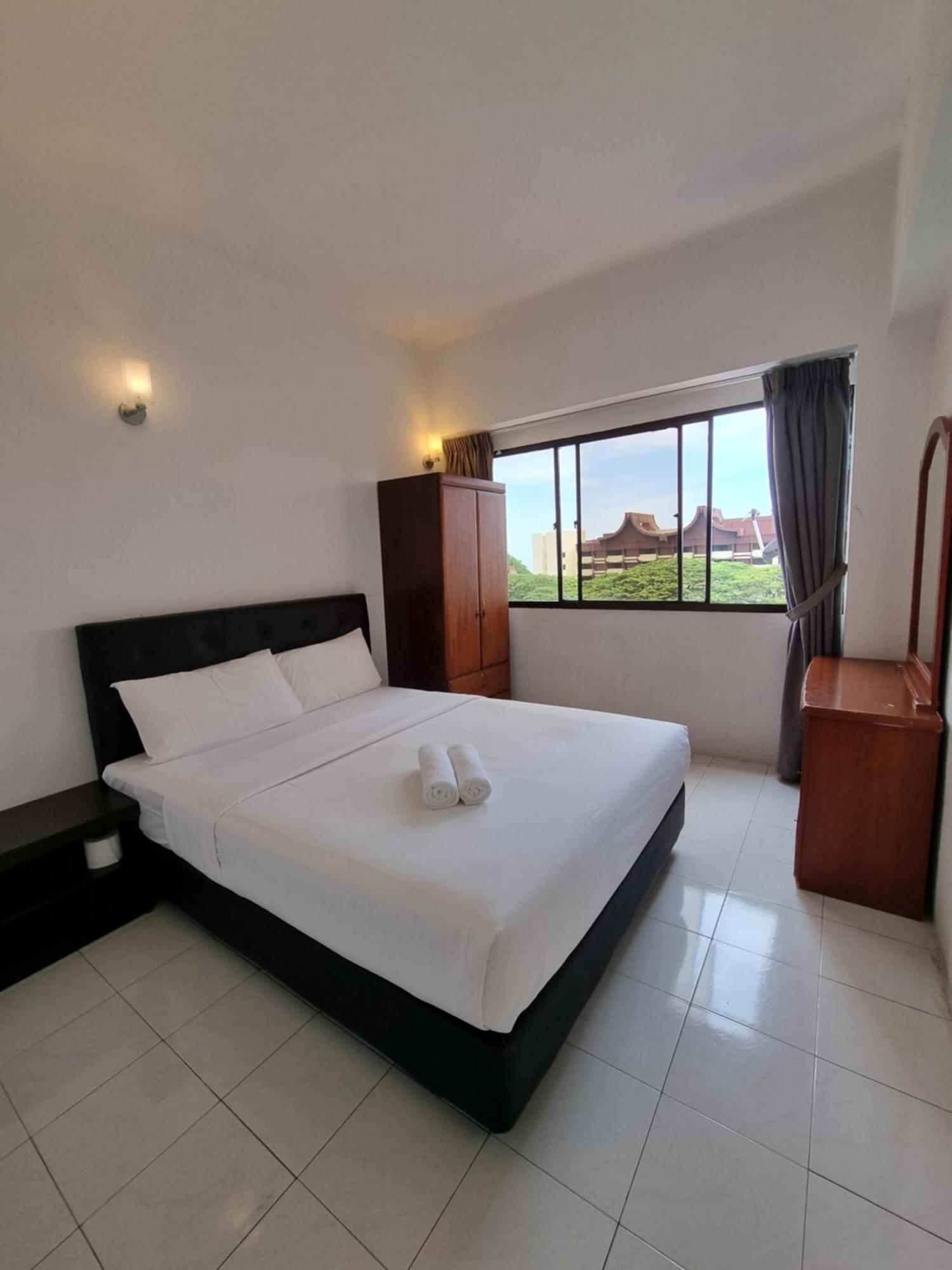 Green Ocean Seaview Apartment Batu Feringgi Exteriör bild