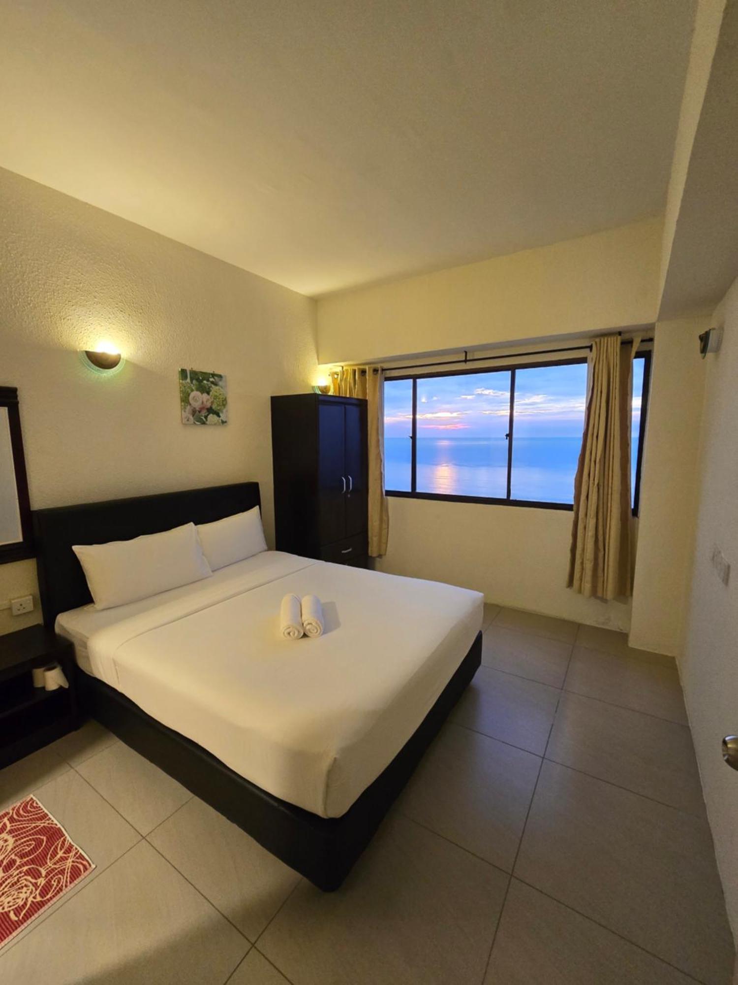 Green Ocean Seaview Apartment Batu Feringgi Exteriör bild